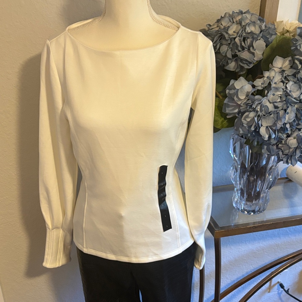 Banana Republic cream knit long sleeve top size small